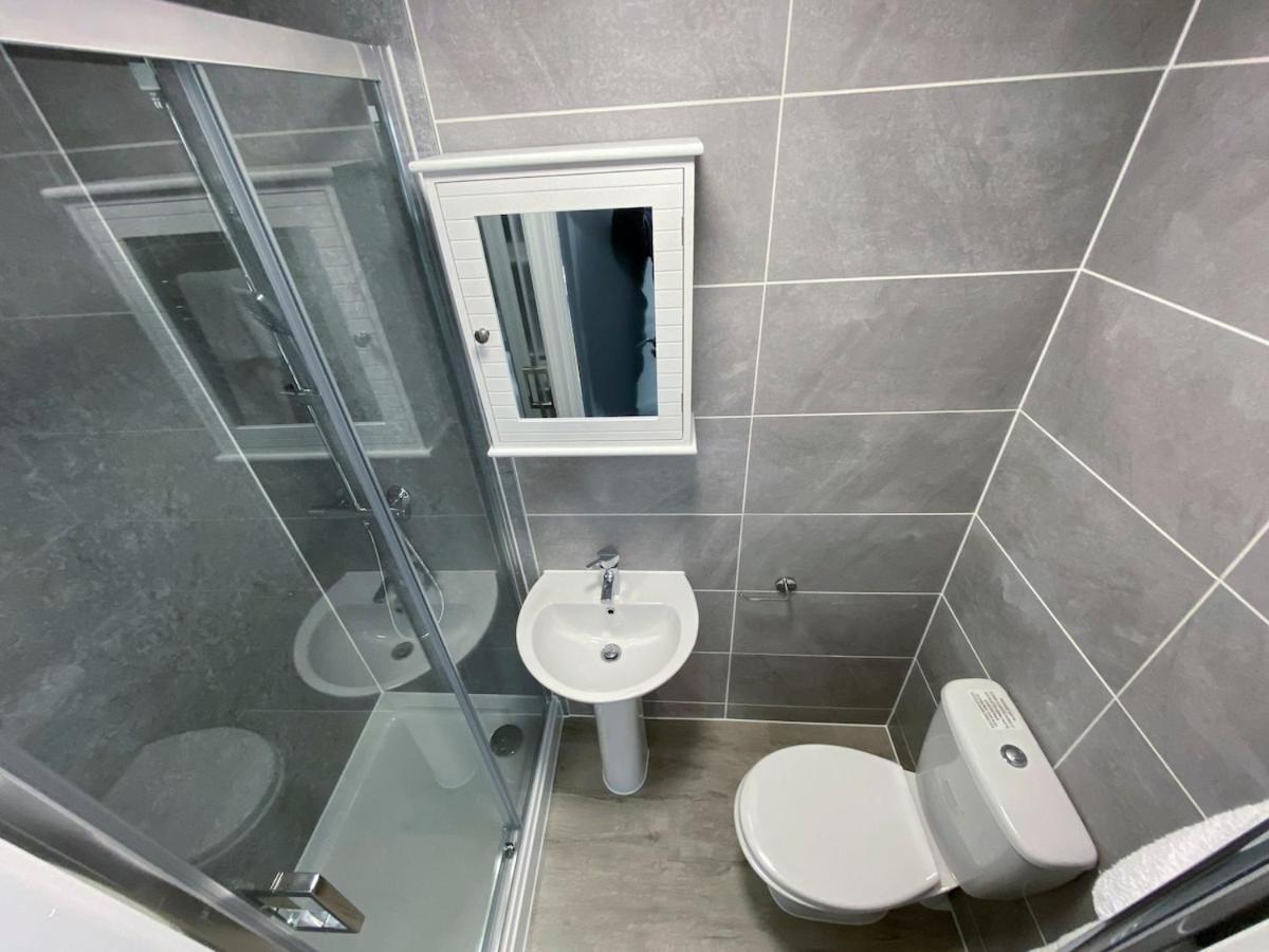 2 Bed Close To Station And Centre * Plymouth